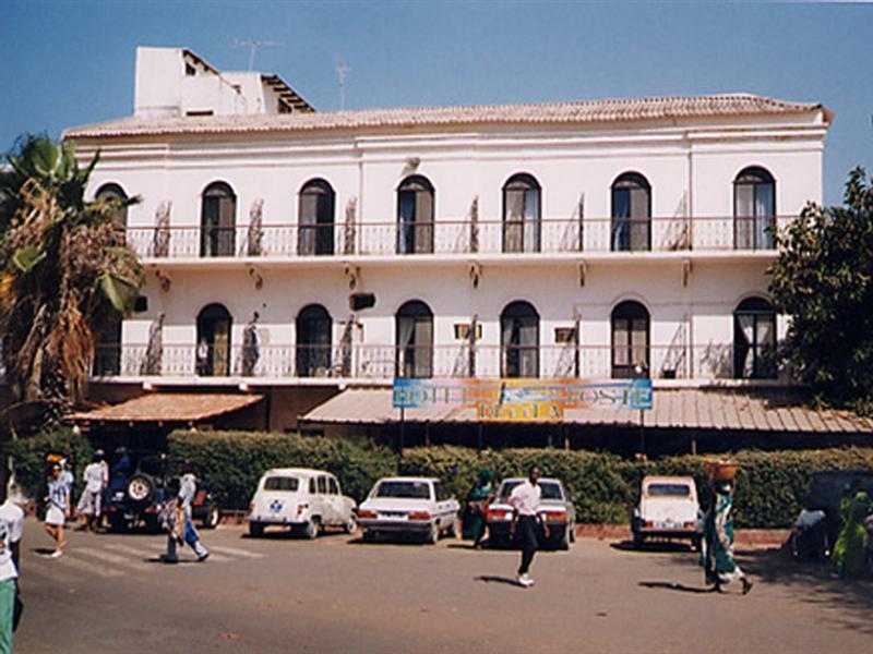 Hotel De La Poste Saint-Louis Exterior photo