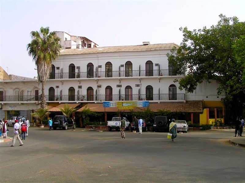 Hotel De La Poste Saint-Louis Exterior photo